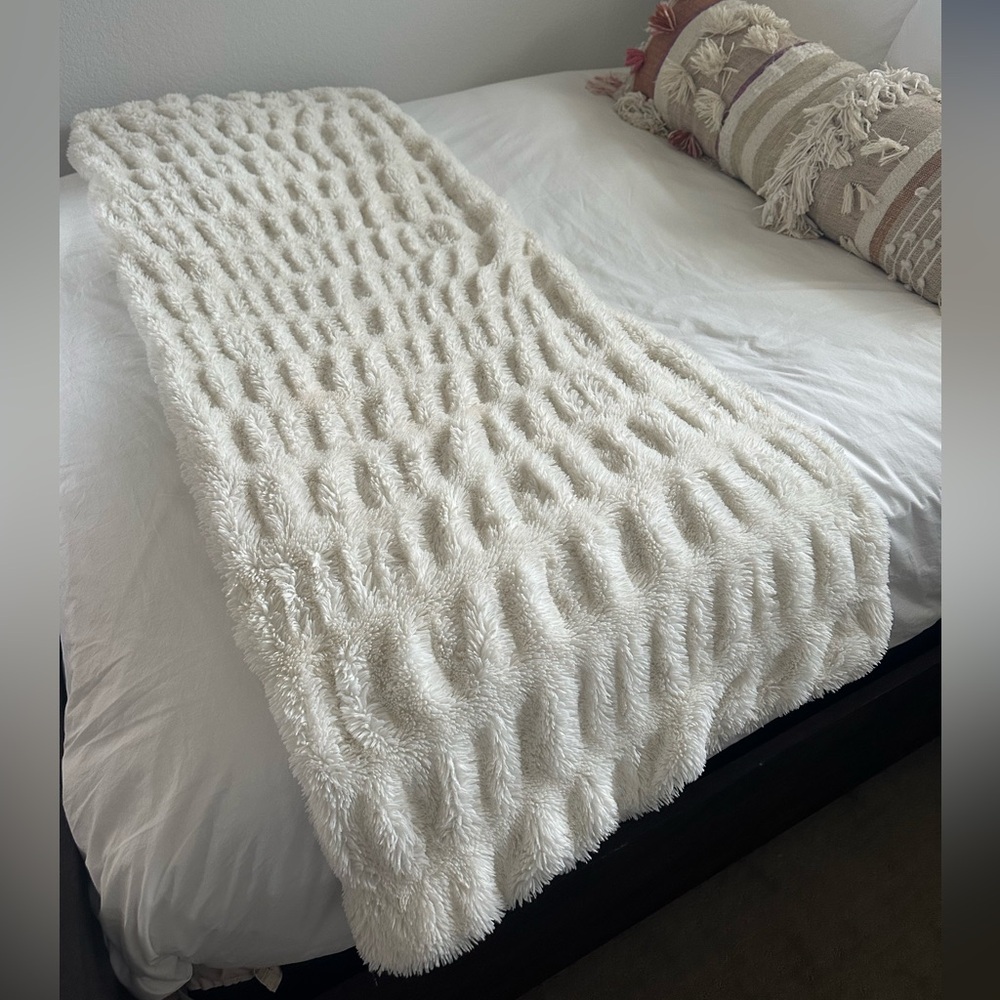 Threshold Cream Ruched Throw Blanket